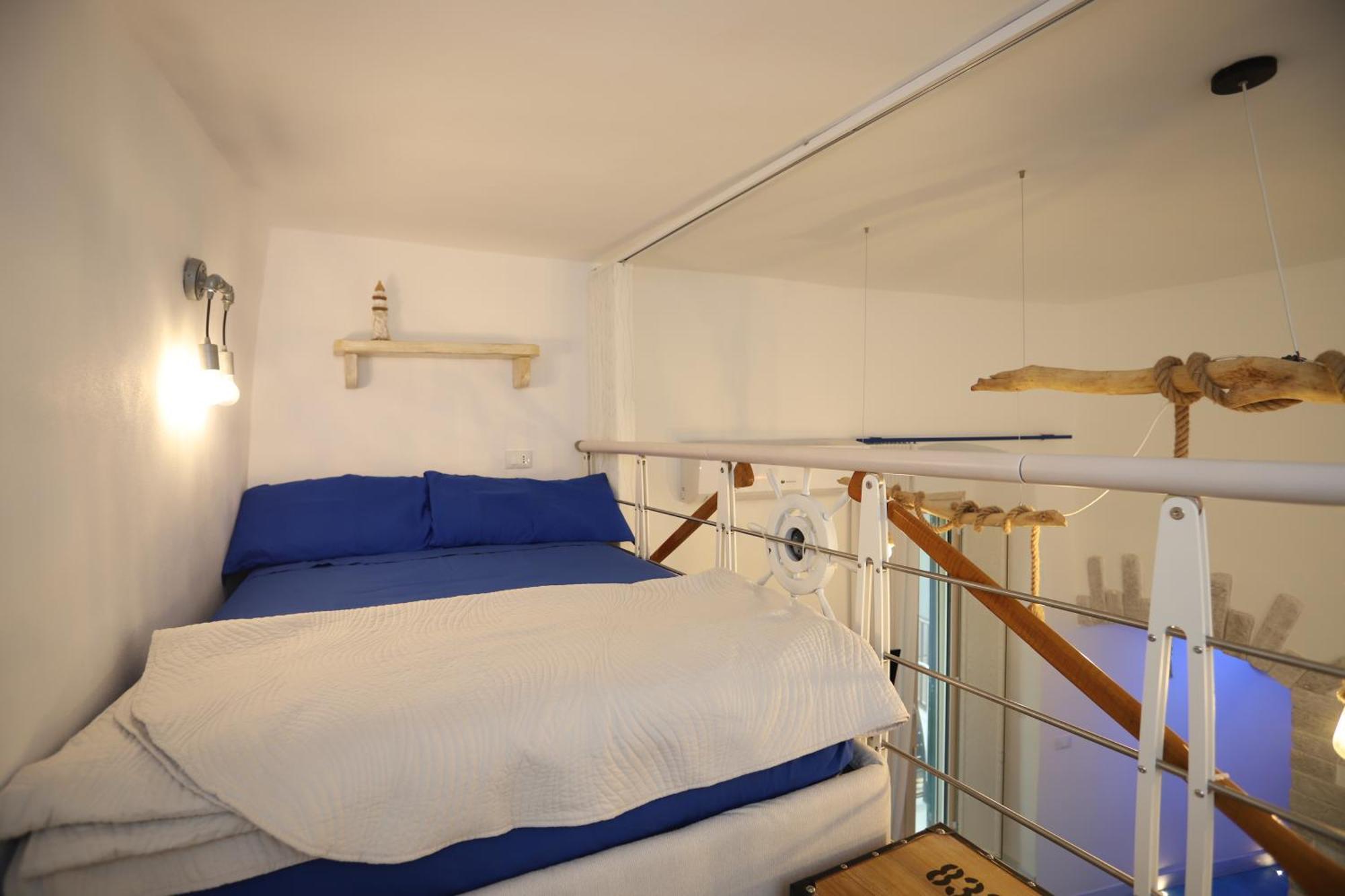 Piazzetta Petrone Apartments + Parking Vieste Exterior photo